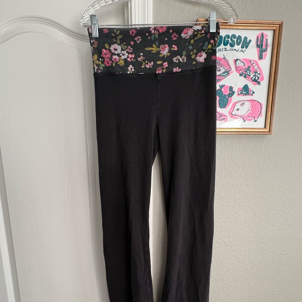 Y2K Victoria’s Secret yoga pants
